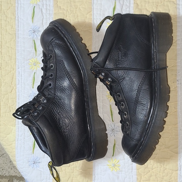 Dr. Martens Other - Dr. Martens Chucky Leather Upper Air Cushion Shoes Size 10 Men's